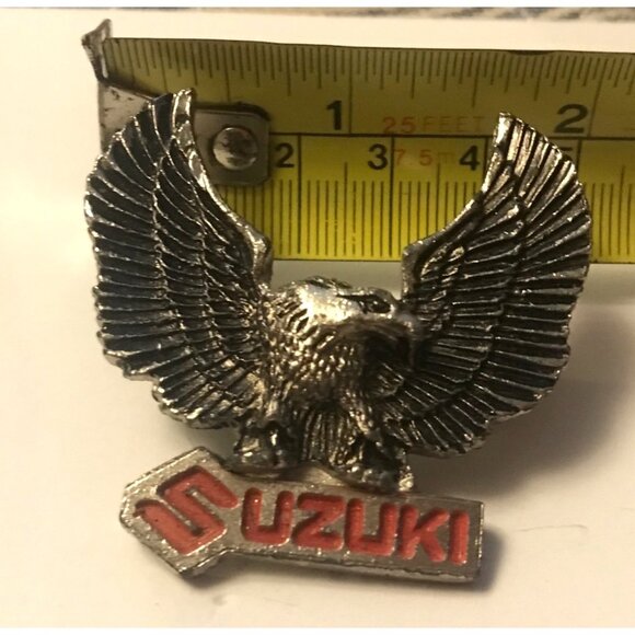 Vintage Suzuki Eagle Pin Badge 2" - Picture 2 of 3